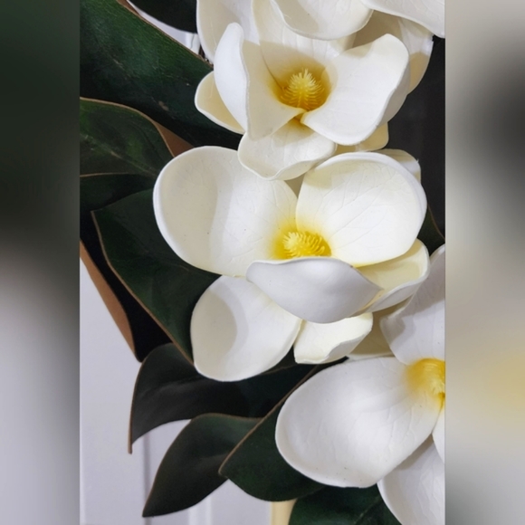 New Magnolia Wreath with Wreath Hanger - Picture 9 of 15